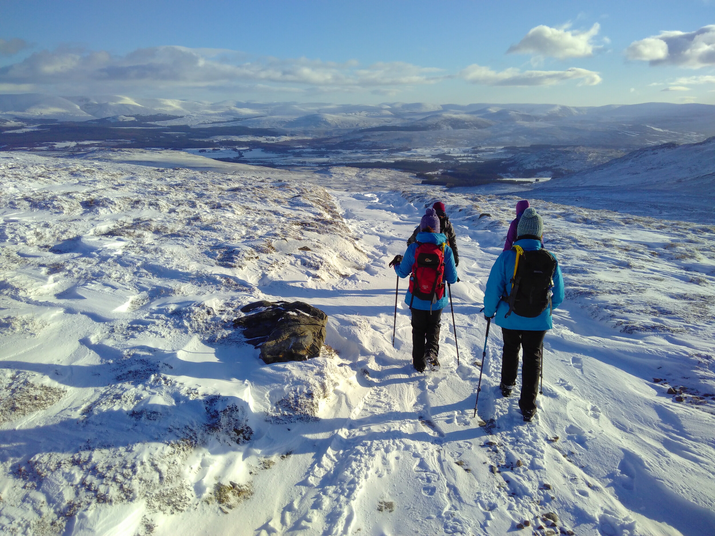 scotish+winter+walking-145128 - Amazing Place Aviemore aviemore snow hiking adventure